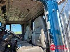 1999  International  9400  Straight Truck