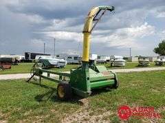 John Deere  Pull Type Silage Chopper