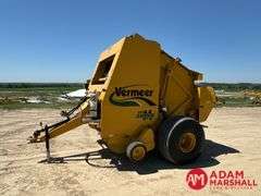2012  Vermeer  605 Super M  Round Baler