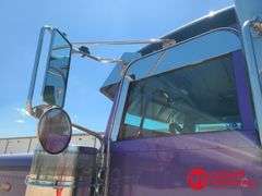 2014  Peterbilt  389  Semi Truck