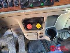 2006  Peterbilt  379  Semi Truck