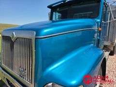 1993  International  Eagle 9300  Straight Truck
