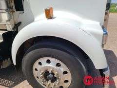 2014  Kenworth  W900  Semi Truck