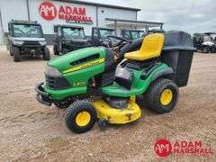 2009  John Deere  LA135  Lawn Mower w Bagger - 42IN