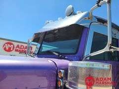 2014  Peterbilt  389  Semi Truck