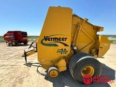 2012  Vermeer  605 Super M  Round Baler