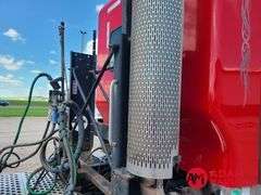 2011  Kenworth  T800  Semi Truck