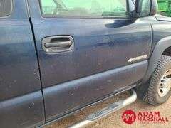 2005  Chevrolet  Silverado 2500  Pickup - Gasoline