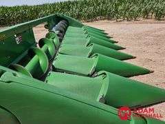2019  John Deere  708C  Corn Head - 8R30