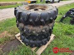 (4) Pivot Tires