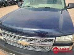 2005  Chevrolet  Silverado 2500  Pickup - Gasoline