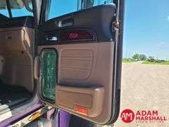 2014  Peterbilt  389  Semi Truck