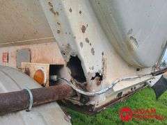 1976  Fruehauf  7000 Gallon Tanker  Trailer