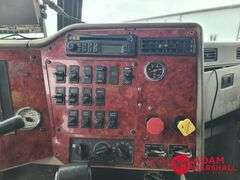2004  International  9400t  Semi Truck