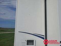 2002  Keystone  Cougar  5th Wheel Camper - 28FT