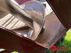 2011  J & M  875-18   Grain Cart