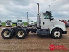 2005  International Harvester  8000  Semi Truck