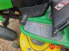 2009  John Deere  LA135  Lawn Mower w Bagger - 42IN