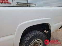 2004  Chevrolet  Silverado 3500  Pickup - Gasoline