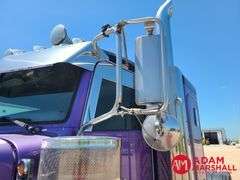2014  Peterbilt  389  Semi Truck