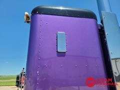 2014  Peterbilt  389  Semi Truck