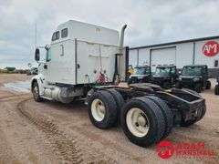 2004  International  9400t  Semi Truck