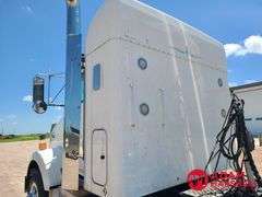 2016  Kenworth  T880  Semi Truck