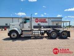 2014  Kenworth  W900  Semi Truck