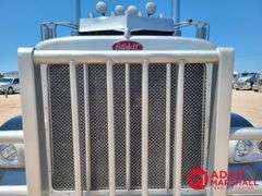 2014  Peterbilt  389  Semi Truck