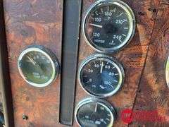1993  International  Eagle 9300  Straight Truck
