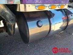 2014  Peterbilt  389  Semi Truck