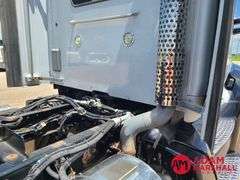2016  Kenworth  T680  Semi Truck