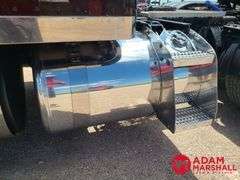 2015  Peterbilt  389  Semi Truck