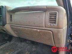 2005  Chevrolet  Silverado 2500  Pickup - Gasoline