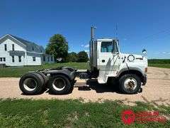 1995  Ford  LTA9000   Semi Truck - Diesel
