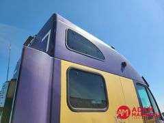 2000  Kenworth  T2000  Semi Truck