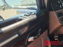 2014  Peterbilt  389  Semi Truck