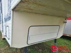 1993  NU-WA  Hitchhiker  Camper Trailer - 30FT