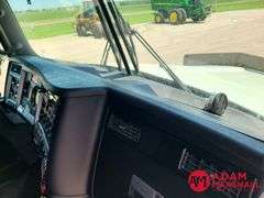 2016  Kenworth  T880  Semi Truck