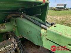 John Deere  Pull Type Silage Chopper