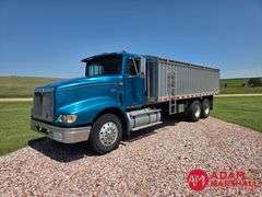 1993  International  Eagle 9300  Straight Truck
