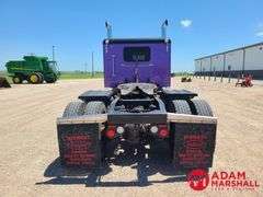 2014  Peterbilt  389  Semi Truck