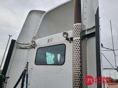 2012  Kenworth  T800  Semi Truck