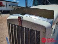 2016  Kenworth  T880  Semi Truck