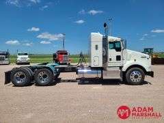 2016  Kenworth  T880  Semi Truck