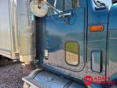 1999  International  9400  Straight Truck