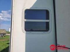 2002  Keystone  Cougar  5th Wheel Camper - 28FT