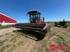 2005  Hesston  9240  Swather