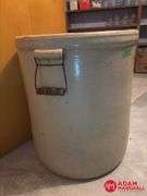 Western 30 Gallon Crock has Handles