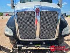 2016  Kenworth  T680  Semi Truck